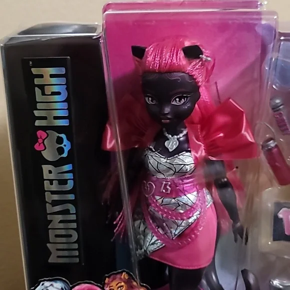 Monster High Doll.  Catty Noir - Picture 2 of 4